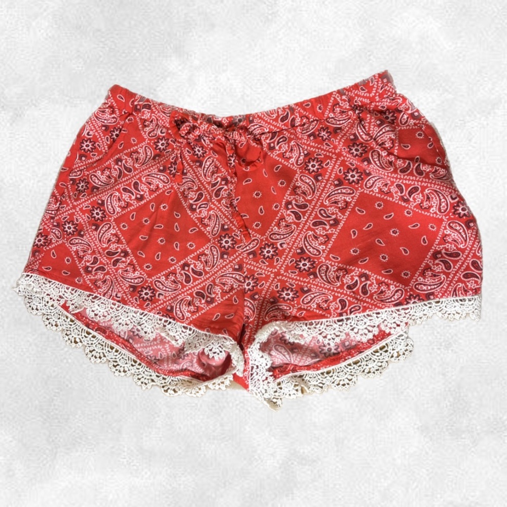 NO BOUNDARIES Red Bandana Shorts with Pockets